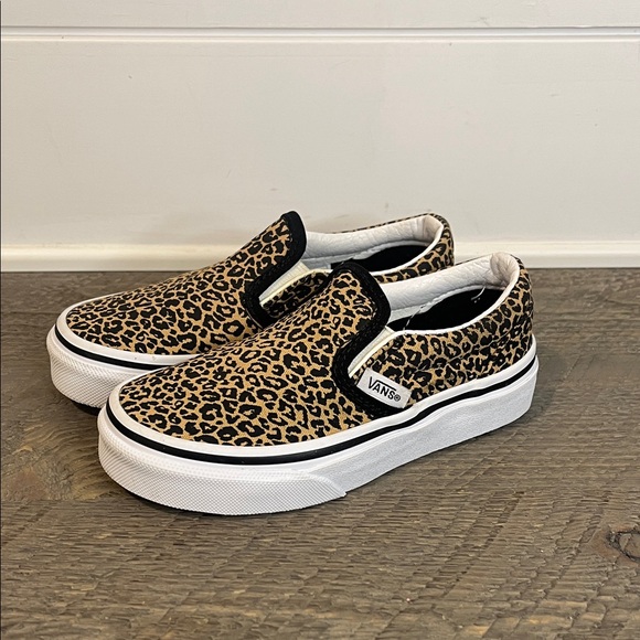 Vans Other - Vans Kids Leopard Print Slip-On Sneakers Little Girls 10.5 -  Animal Print Retro